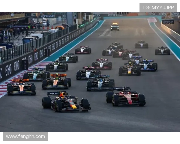 F1赛季最新动态 车手表现激烈对决 场地变化引发关注